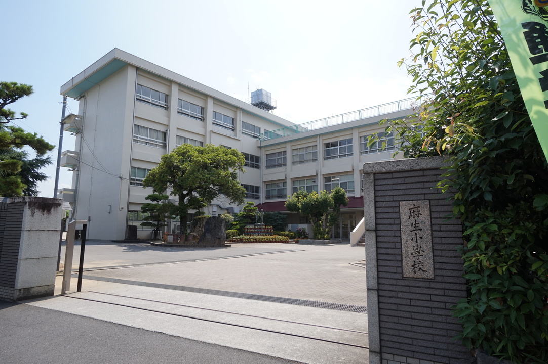 砥部町立麻生小学校