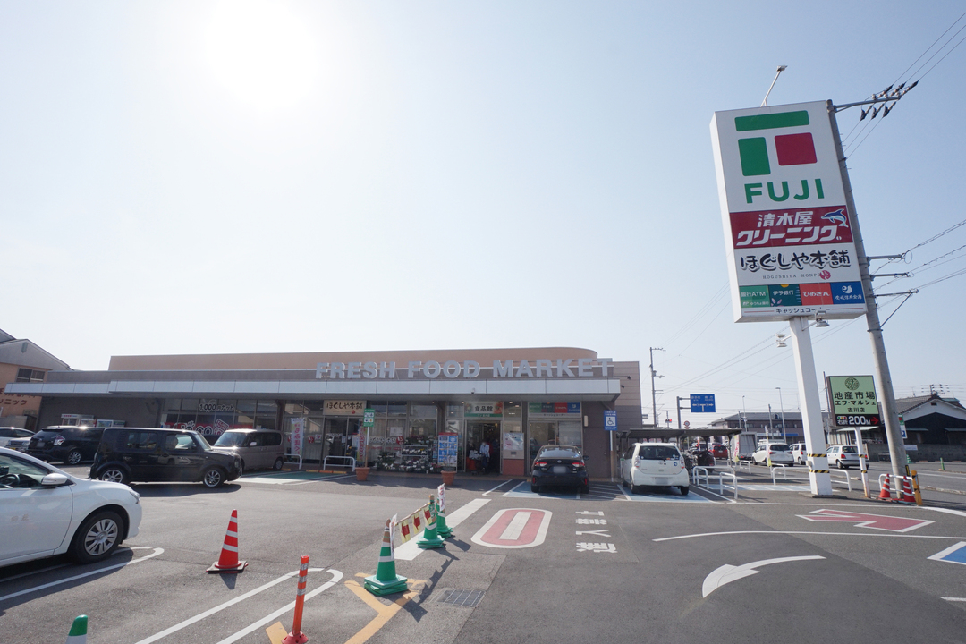 フジ古川椿店