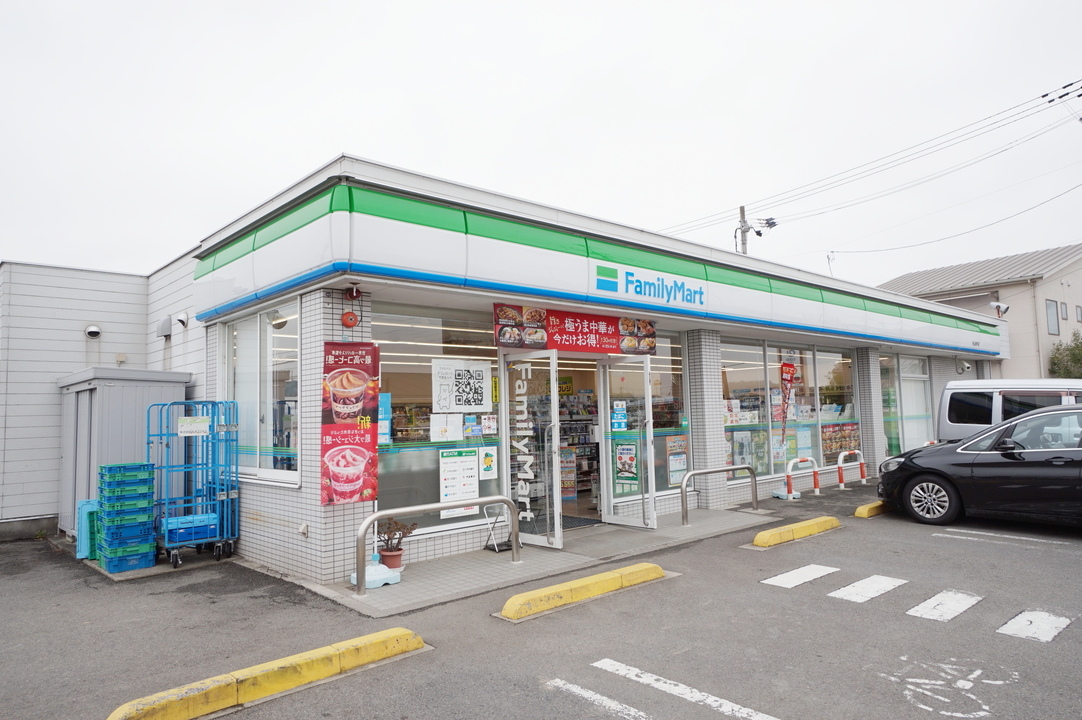 ファミリーマート 松山余戸店