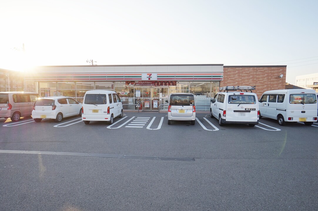 セブン-イレブン 松山来住町店