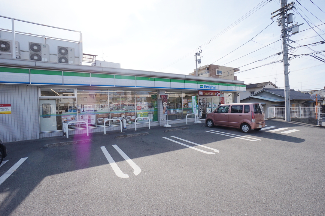 ファミリーマート 松山松末店