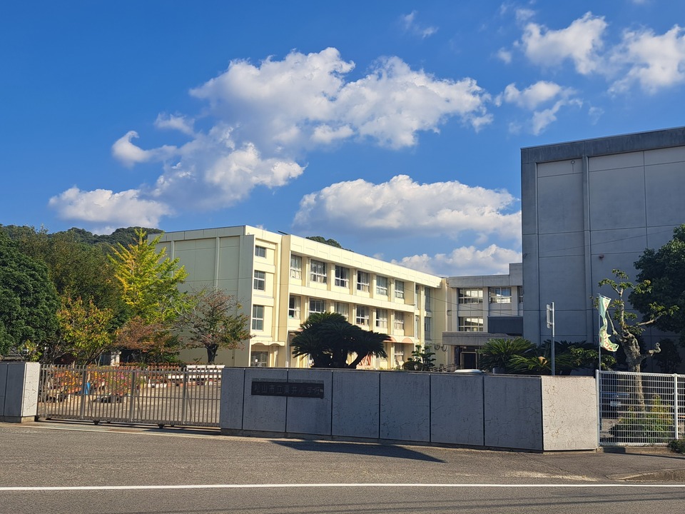 松山市立粟井小学校