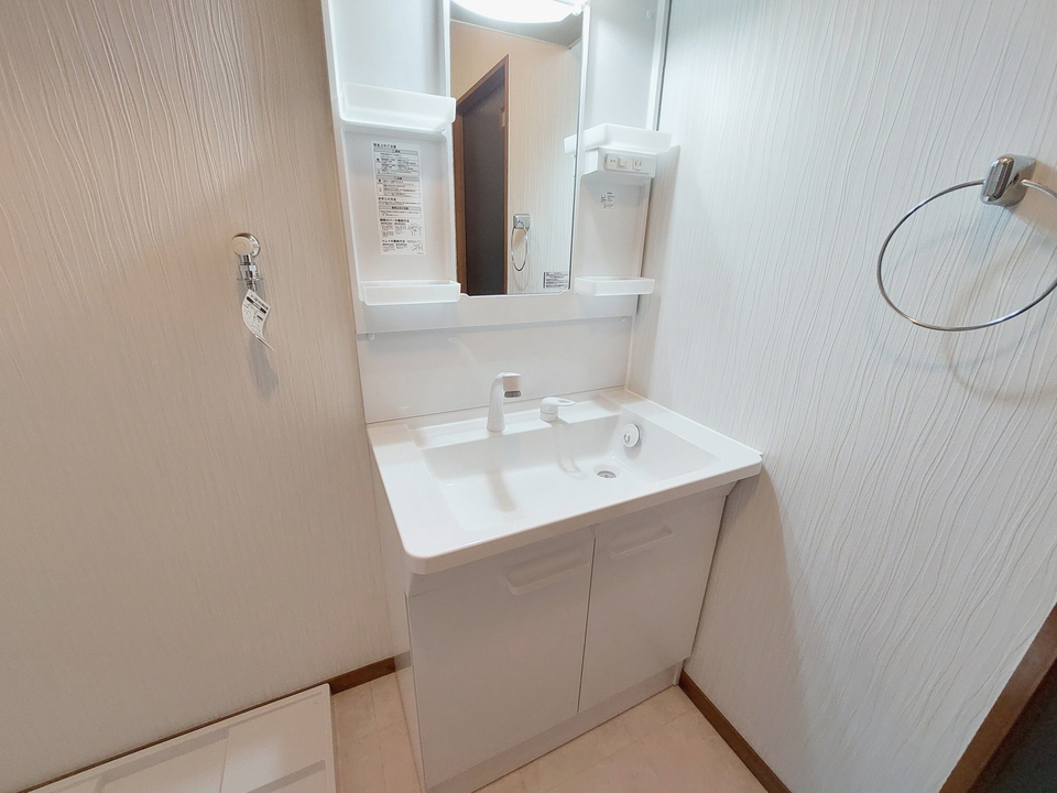 シャワー付洗面化粧台