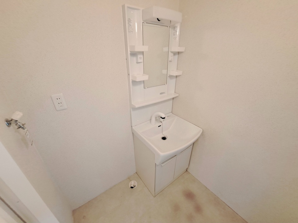 シャワー付洗面化粧台