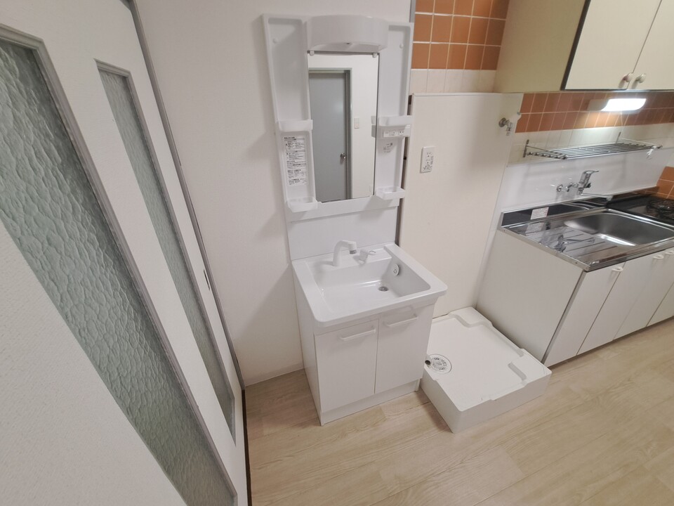 シャワー付洗面化粧台