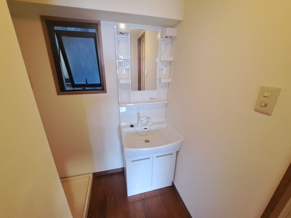 シャワー付洗面化粧台