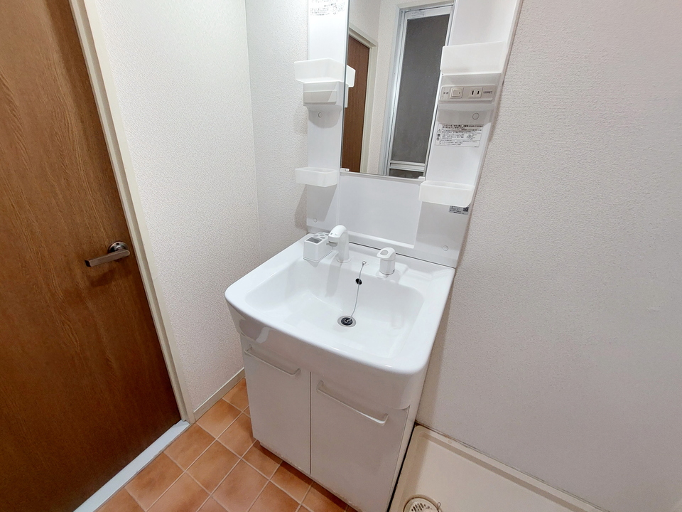 シャワー付洗面化粧台