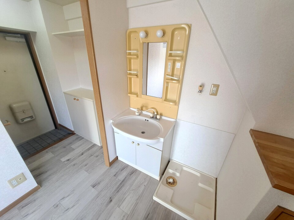 シャワー付洗面化粧台