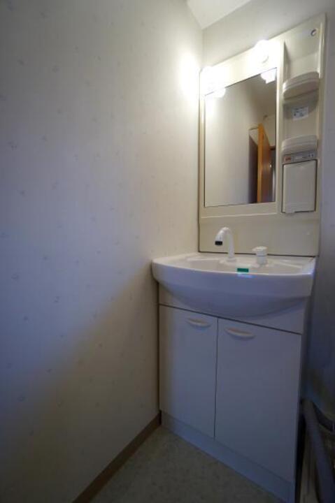 シャワー付洗面化粧台