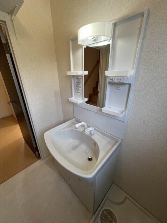 シャワー付洗面化粧台