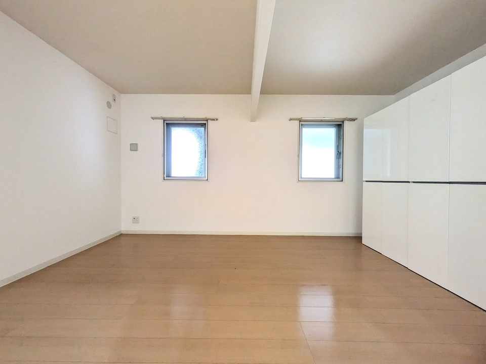 洋室（西側：6帖、6帖）