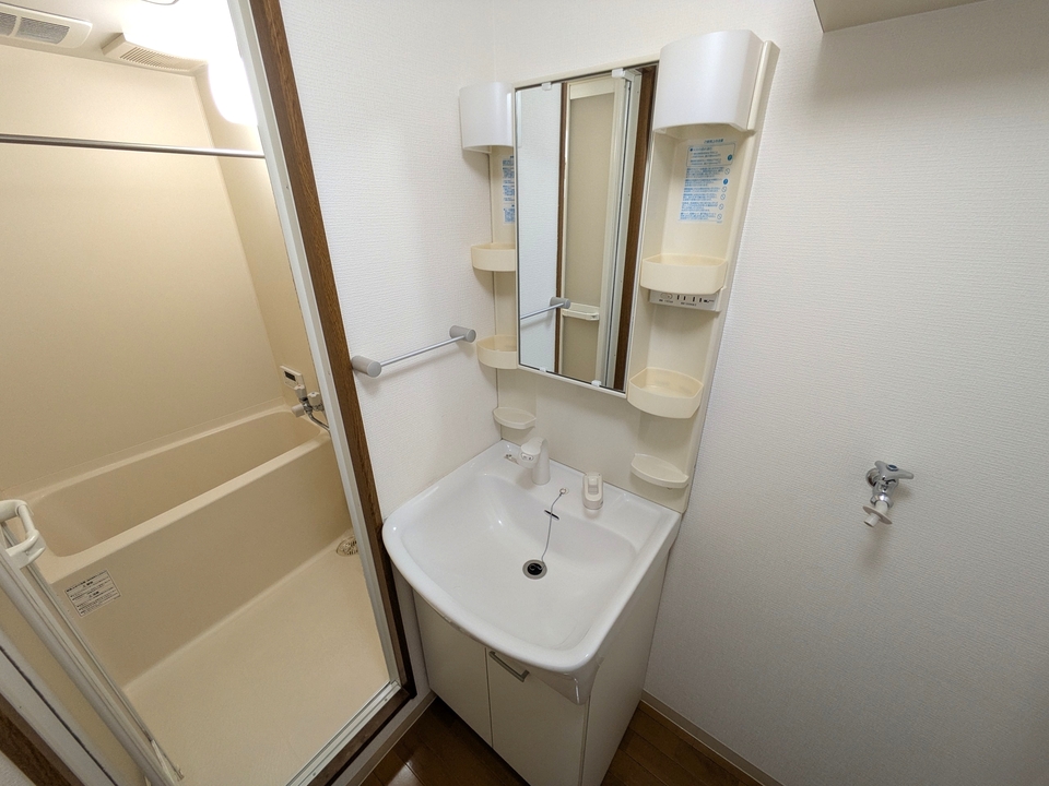 シャワー付洗面化粧台