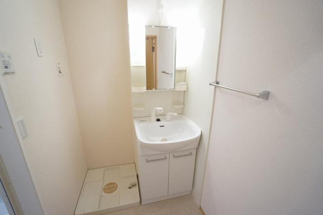 シャワー付洗面化粧台