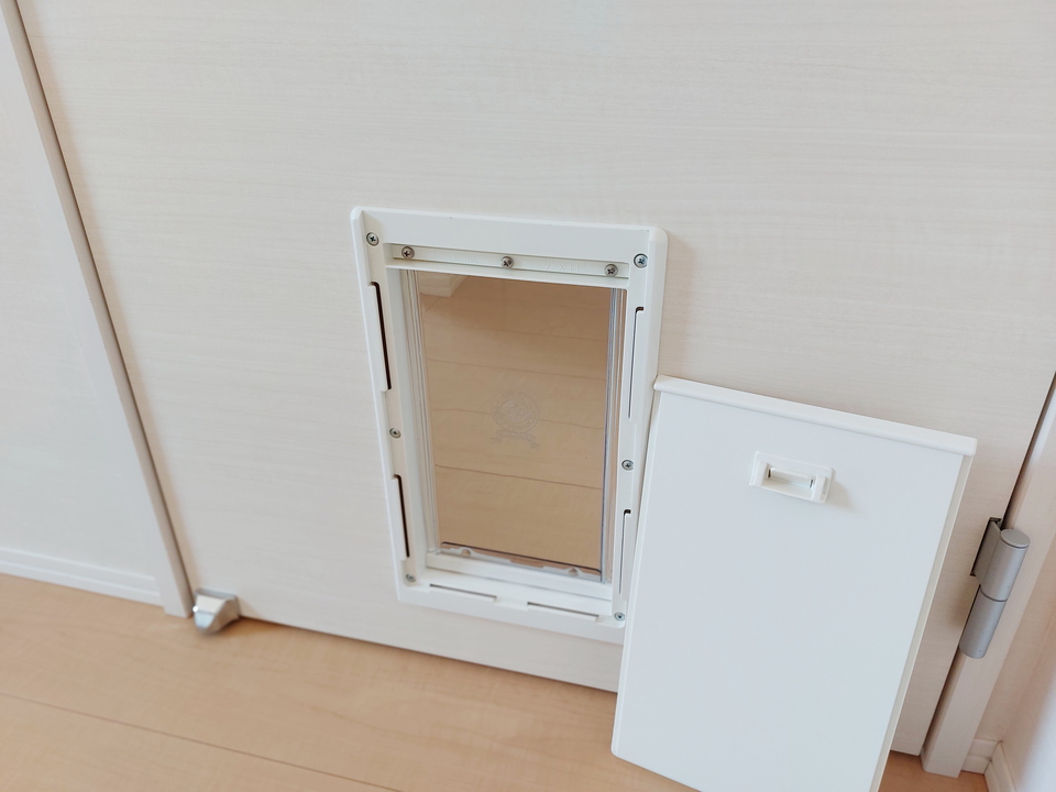 ペット出入口扉