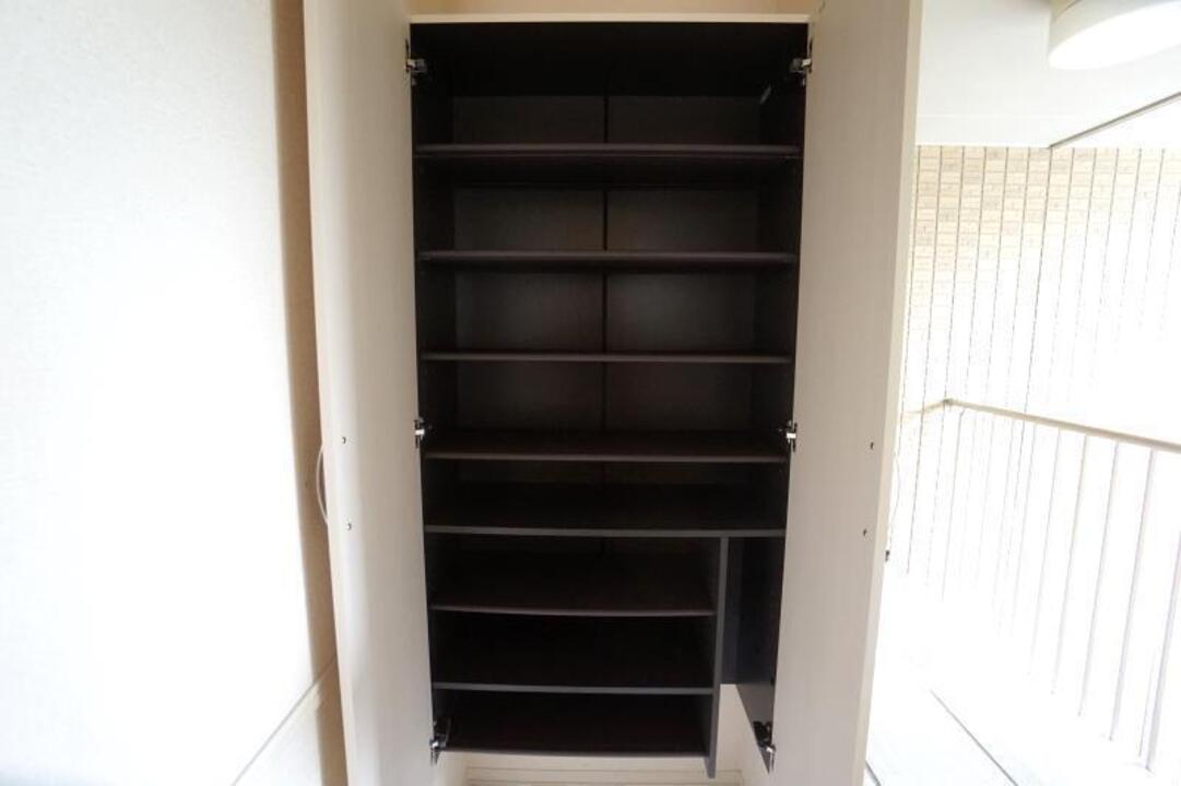 シューズボックス