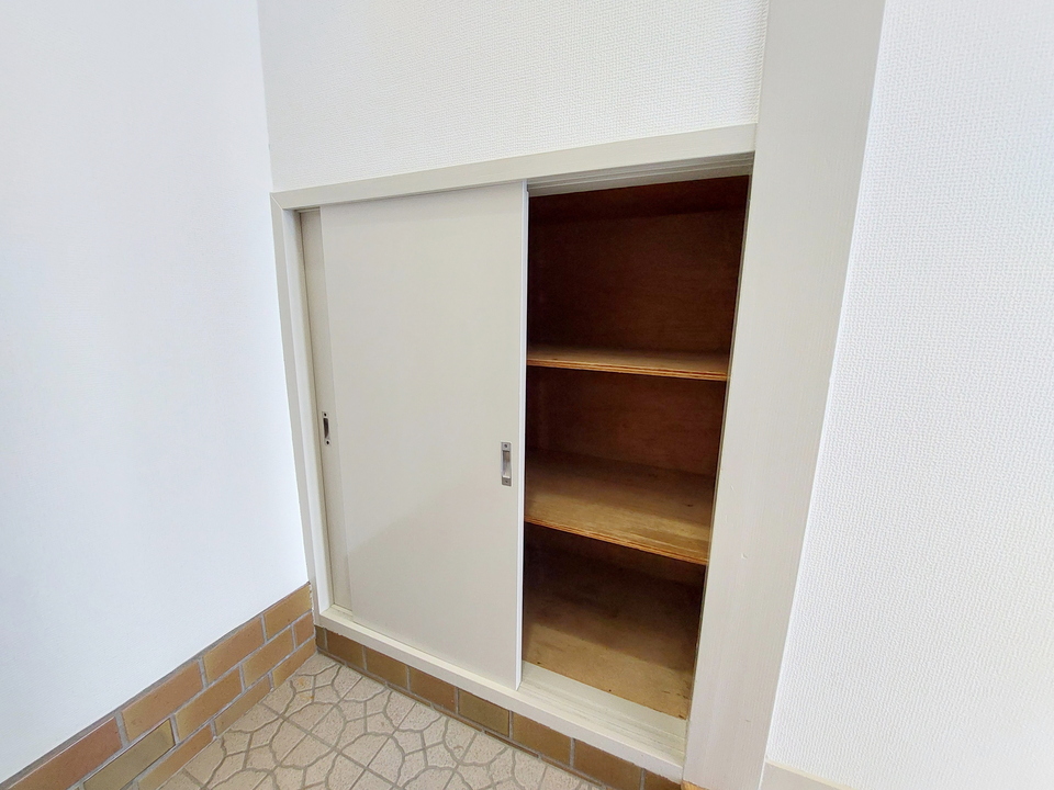 シューズボックス