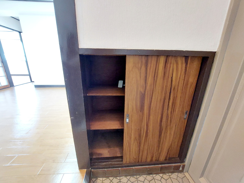 シューズボックス