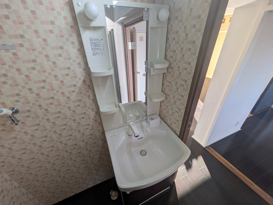 シャワー付洗面化粧台