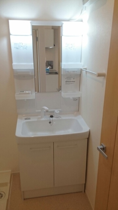 シャワー付洗面化粧台