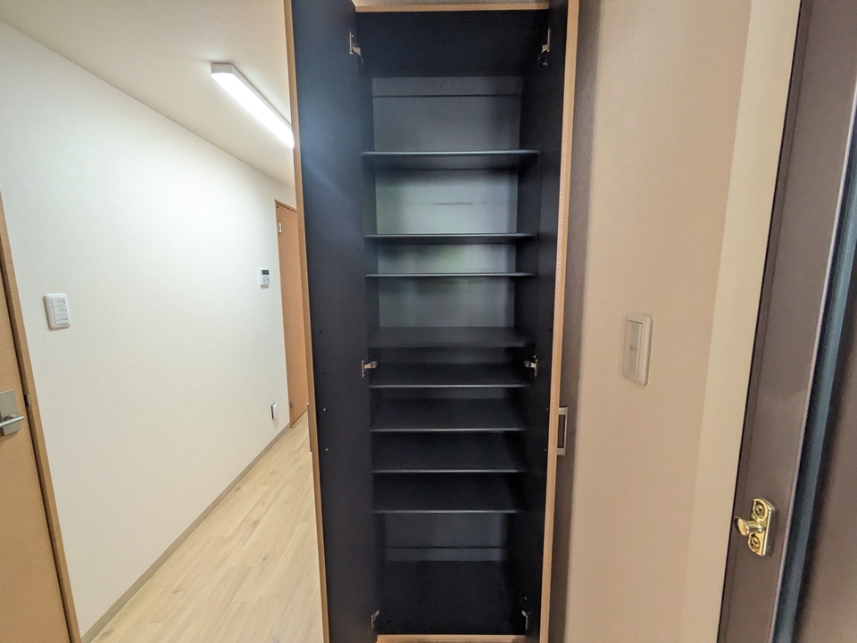 シューズボックス