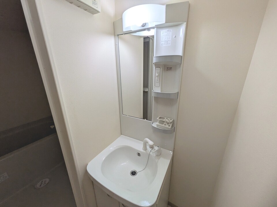 シャワー付洗面化粧台