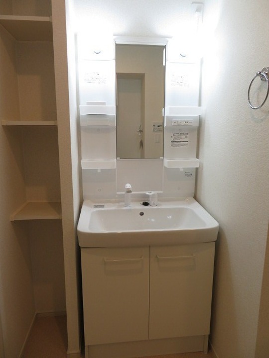 シャワー付洗面化粧台