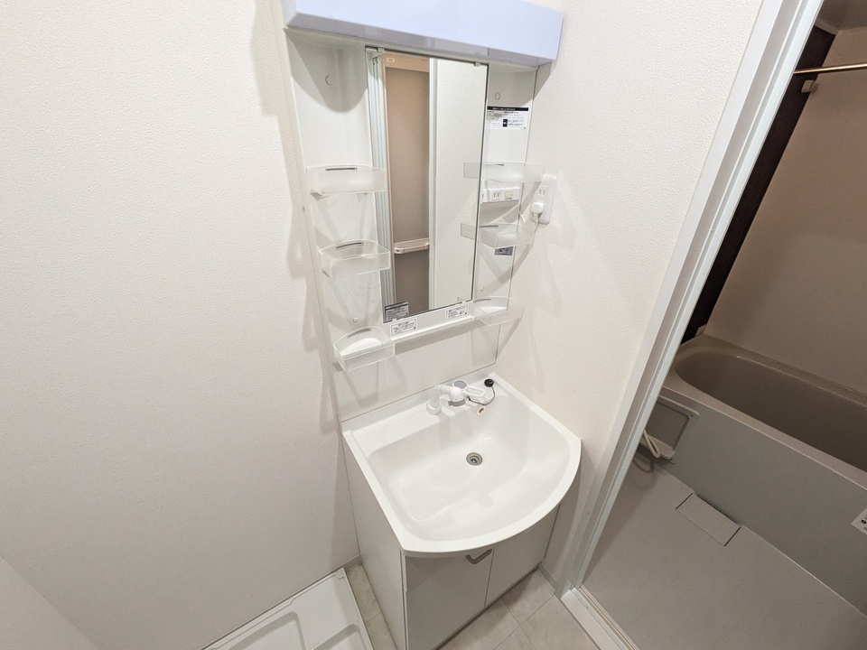 シャワー付洗面化粧台