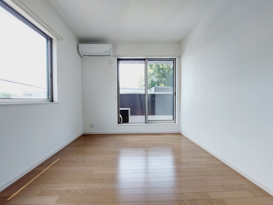 洋室6帖（南側）